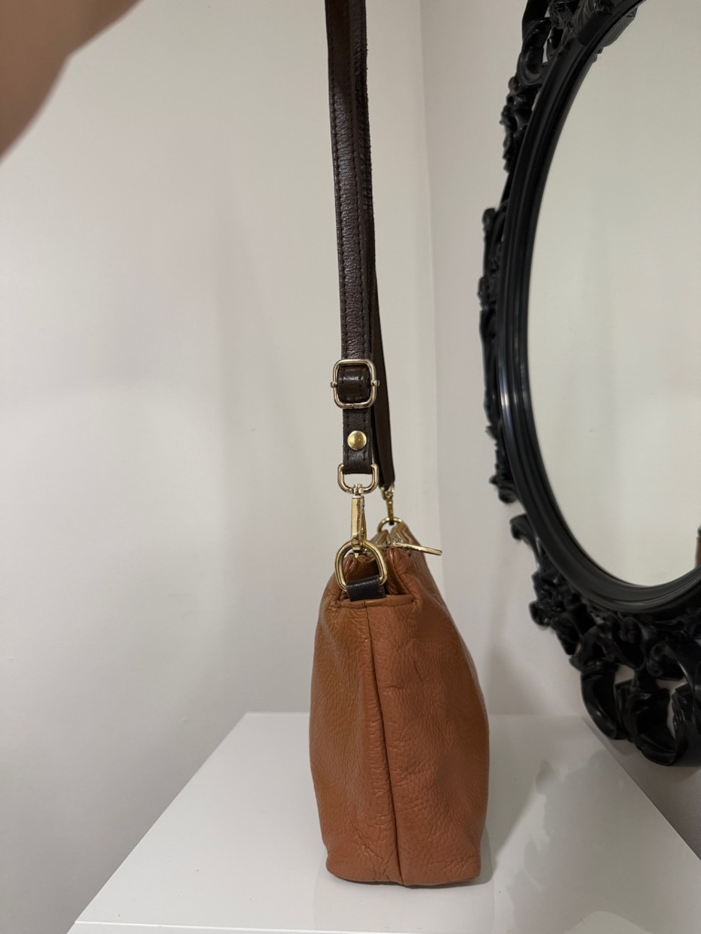 Valentina FINAL SALE ππΌππΌππΌππΌClassic Pebbled Leather Crossbody in tan leather ππ - Picture 4 of 13